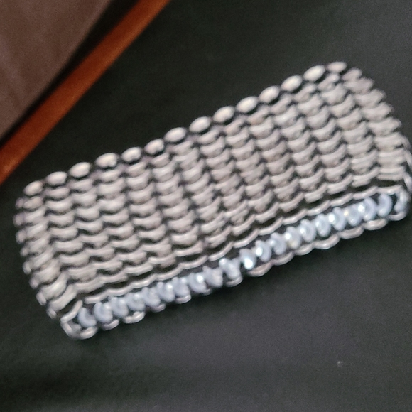 Unique Clutch - Picture 3 of 3